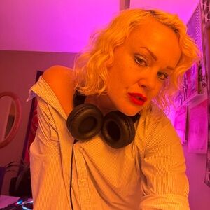 Meet your Posher, Liz